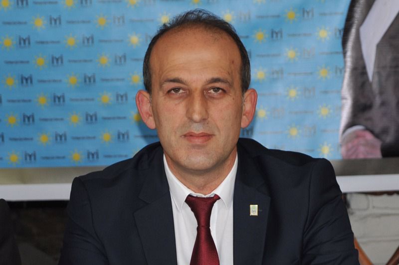 İsmail Kaya : “Aydın’ın tasarruflu hizmet anlayışı  Yağmurda çim sulamak”