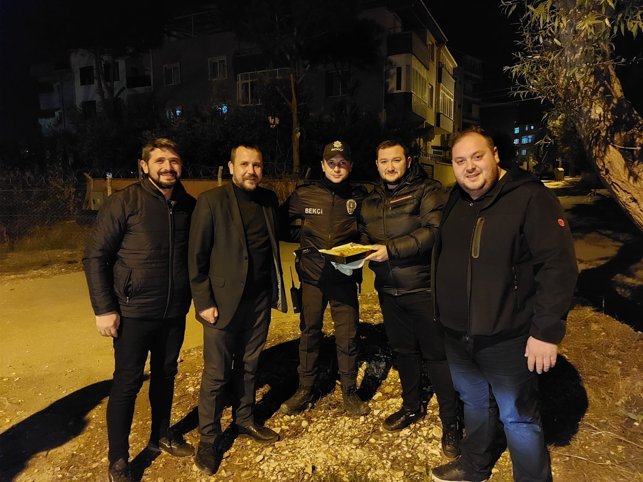 MHP’liler  uygulamayı  tatlandırdı