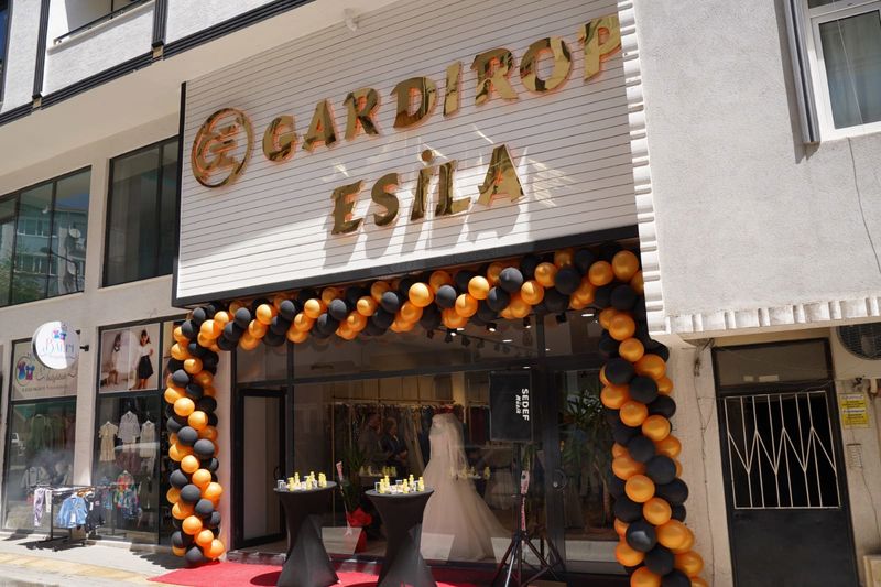 Esila Gardrop açıldı