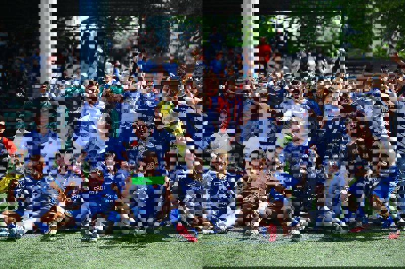 Hayallerin Peşinden Gittiler, GURURLA DÖNDÜLER